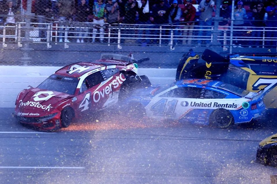 Crash involving Josh Berry, Stewart-Haas Racing Ford; Ryan Preece, Stewart-Haas Racing Ford; Corey LaJoie, Spire Motorsports Chevrolet