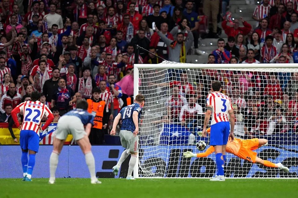 Gyokeres opened the scoring with a penalty at the end of the first half (Getty)