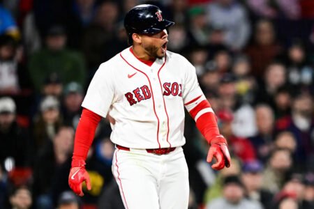 Willson Contreras, Milwaukee Brewers feud continues at Fenway Park