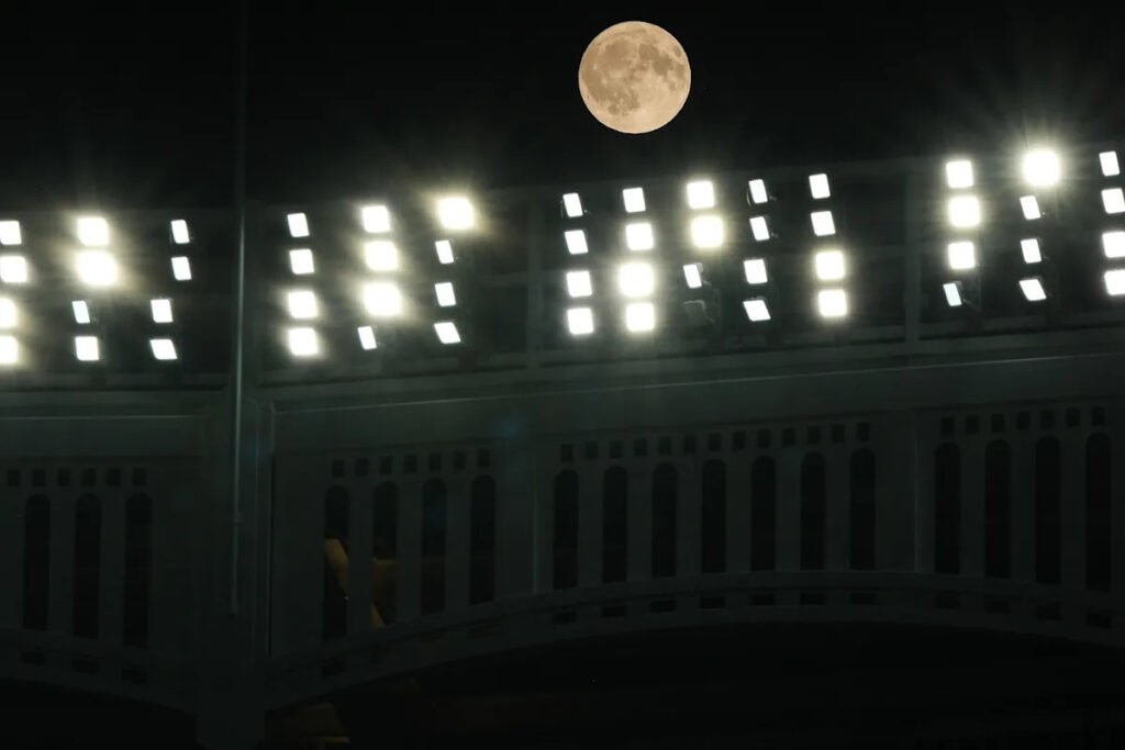 The pros and cons of Yankee Stadium’s rally hype light show