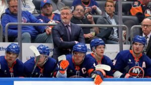 Islanders drop third straight game after 4-1 loss to Flyers