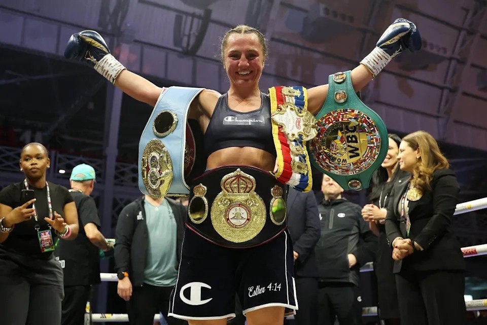 Ellie Scotney became the youngest undisputed champion from the UK (Getty Images)