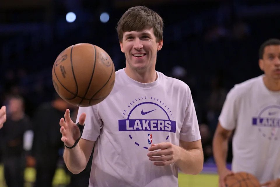 Los Angeles Lakers guard Austin Reaves (15) warms up before the game against the Cleveland Cavaliers at Crypto.com Arena in Los Angeles, California, on March 31, 2026.