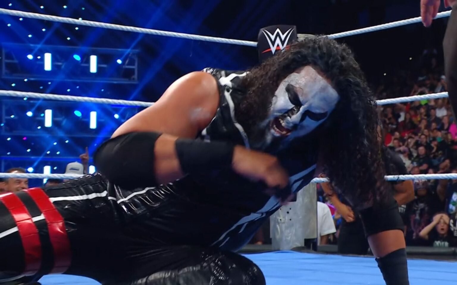 Talla Tonga pins former WWE World Champion on SmackDown to pick up the biggest win of his career