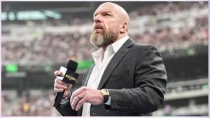 Former WWE star takes subtle dig at company while reacting to questionable picture