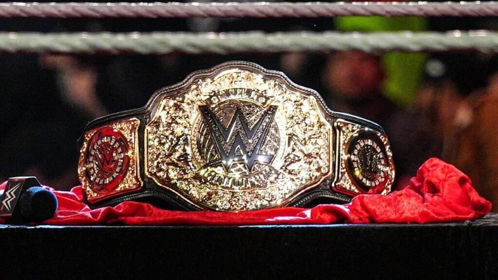 “I thought he was going to stab me,” Two-time WWE World Heavyweight Champion recalls bizarre fan encounter