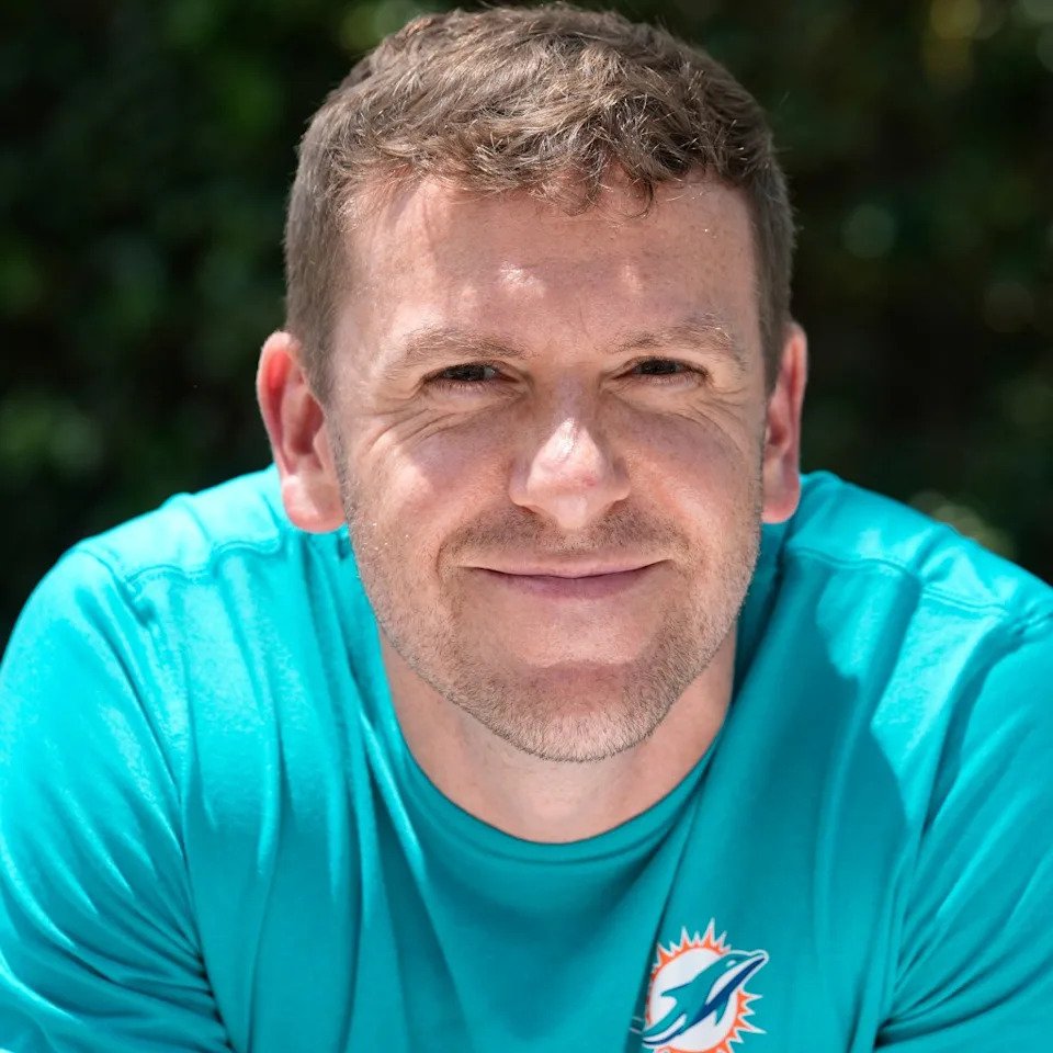 The Jets are hiring Dolphins pass game coordinator Brian Duker as their new defensive coordinator. AP