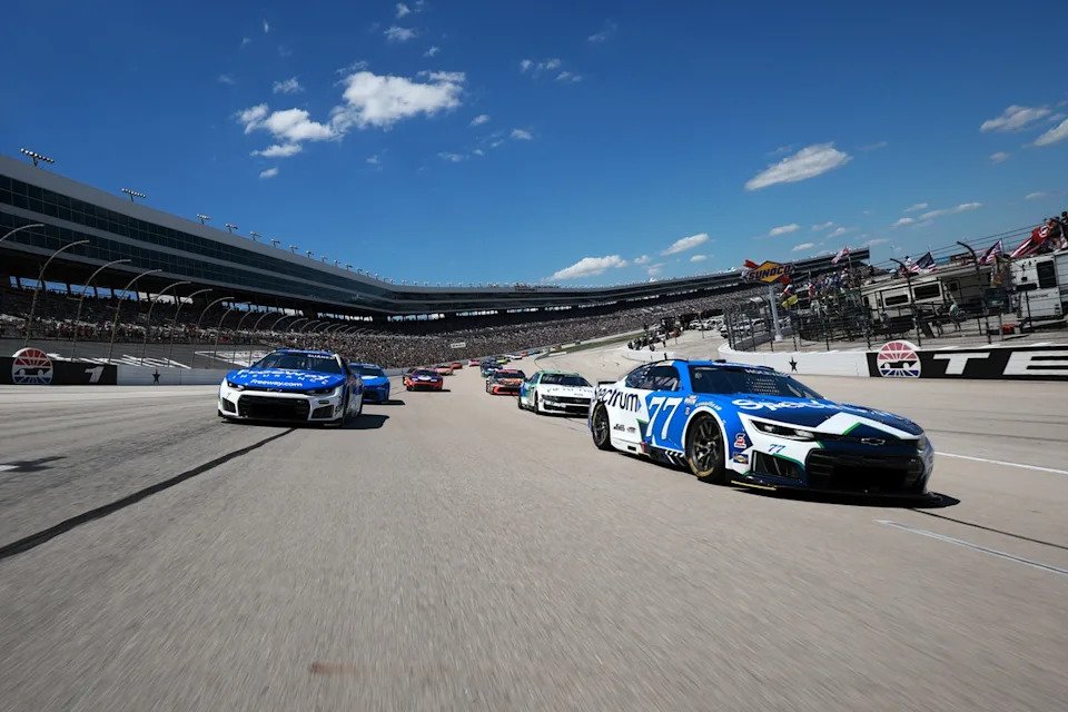 Carson Hocevar, Spire Motorsports, Daniel Suárez, Spire Motorsports