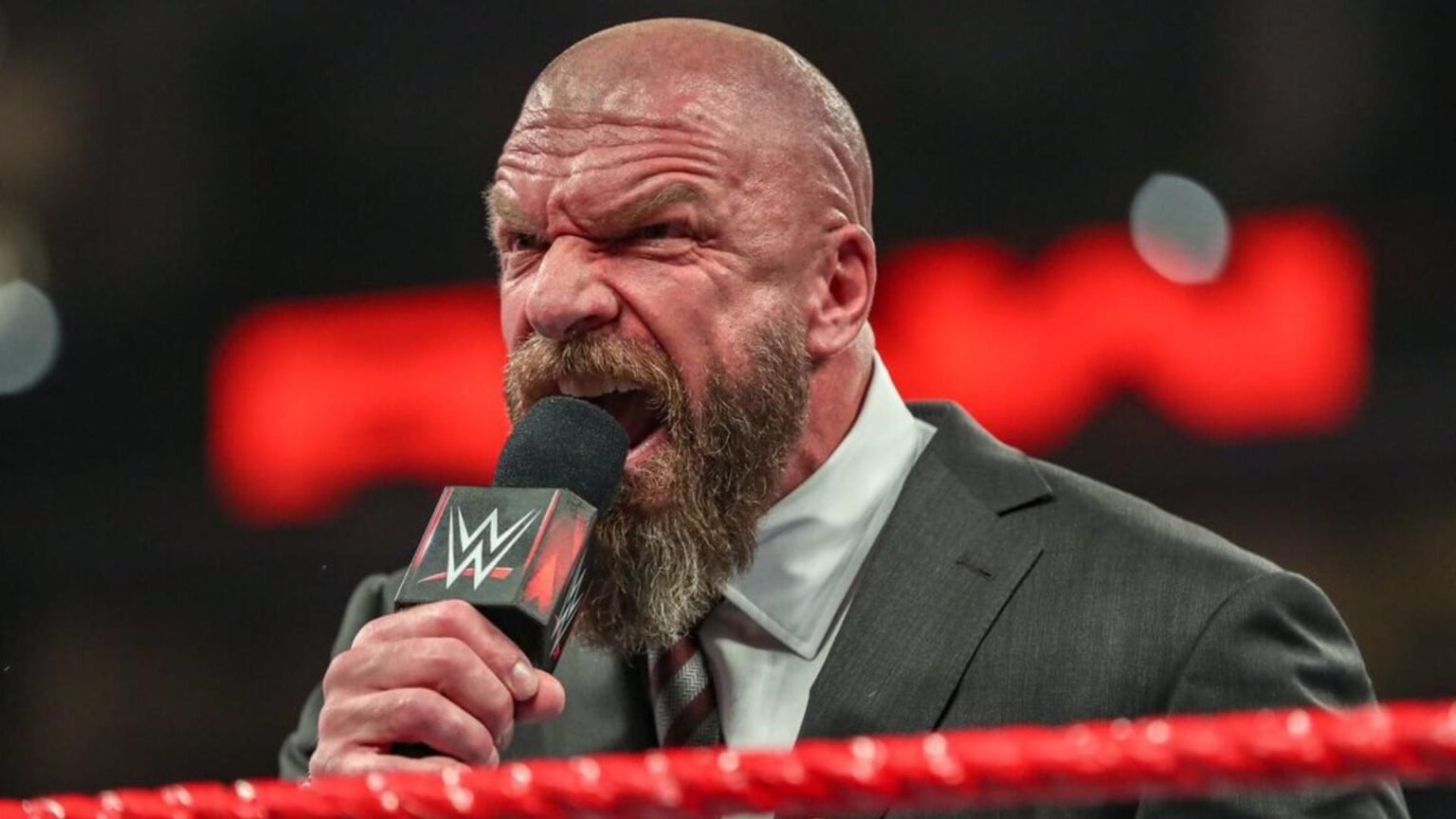 “Triple H f**ked up,” “WWE dropped the ball” – Fans react to popular star’s future