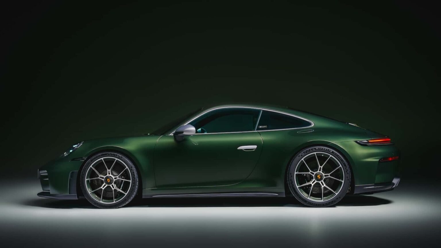 911 GT3 Earls Court 51 Edition Celebrates The UK’s Best Car Color