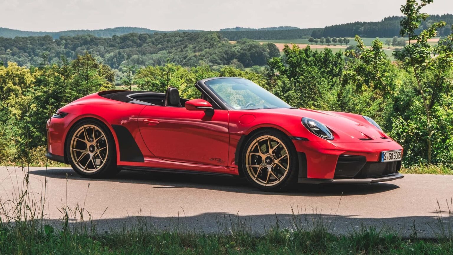 The Porsche 911 Is Crushing The Taycan In Sales, Nearly 5 To 1