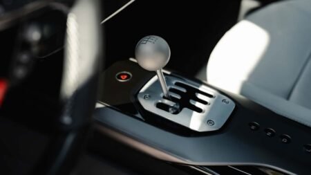 How Does Ferrari’s Manual Work?