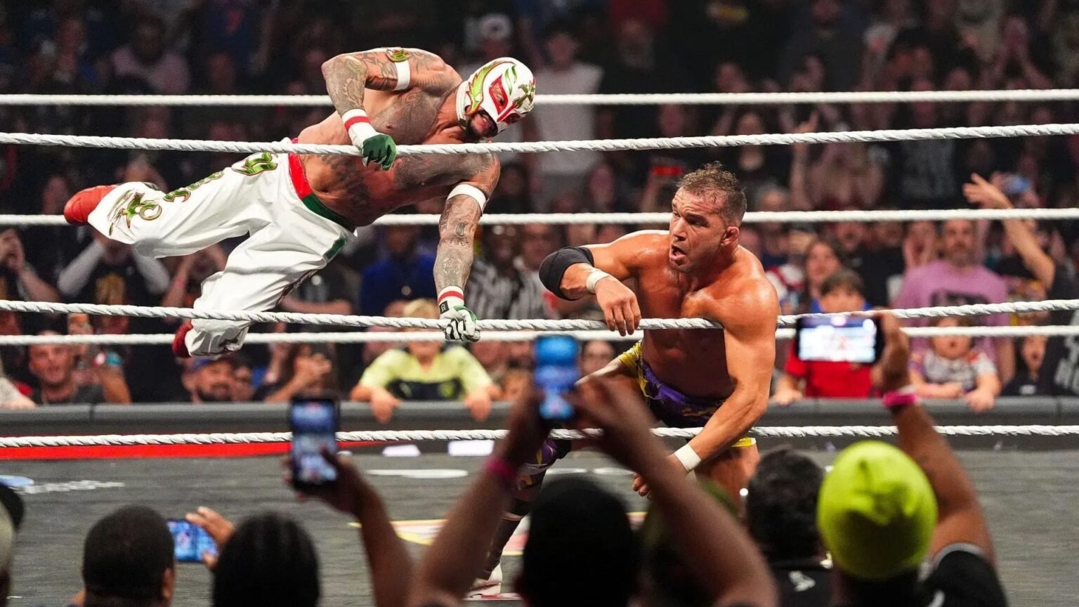 3 Reasons why WWE didn’t put the Intercontinental Title on Rey Mysterio
