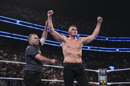 Gunther sends a message after rudely interrupting female WWE Superstar on SmackDown