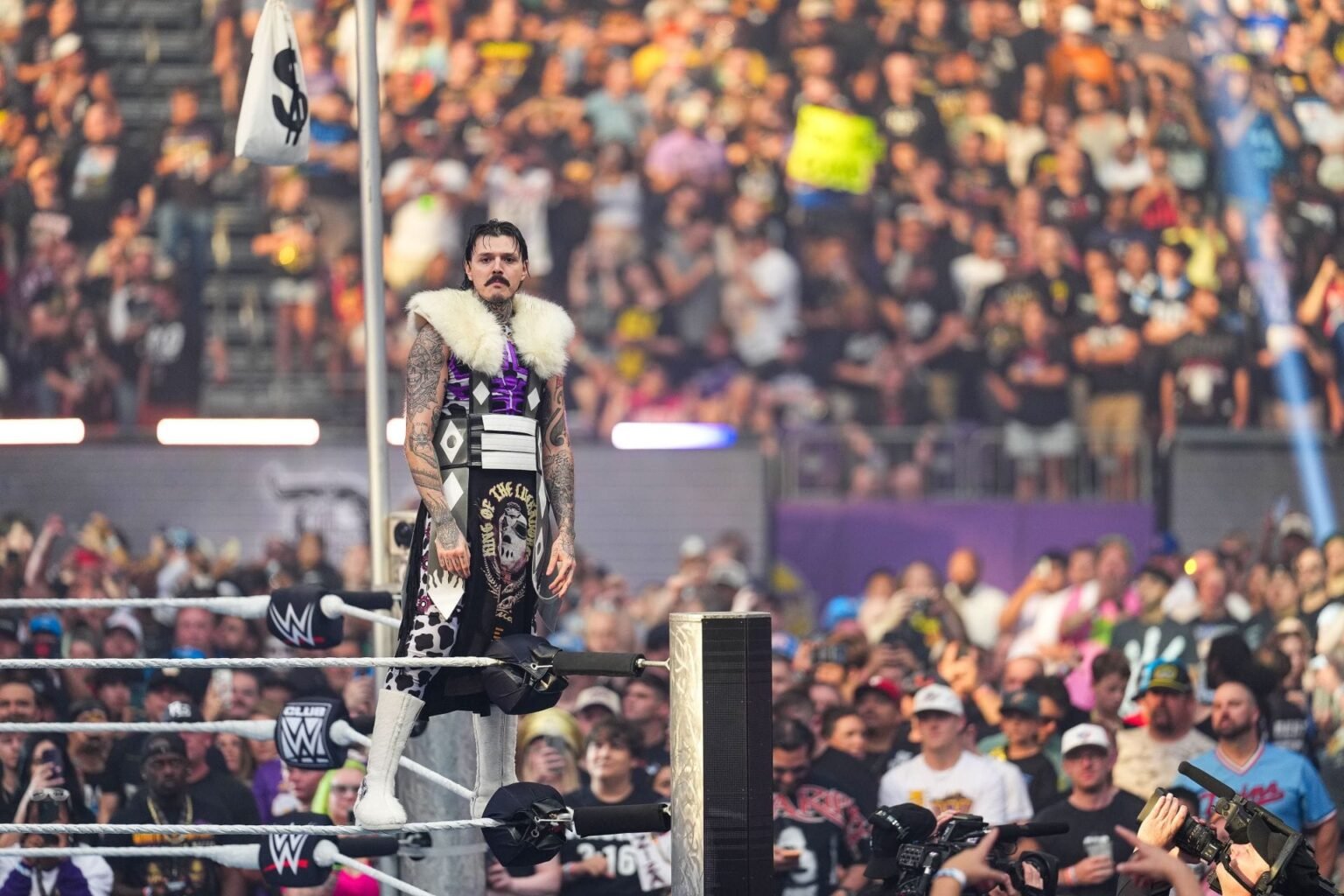 4 Superstars who could save Dominik Mysterio’s WWE career