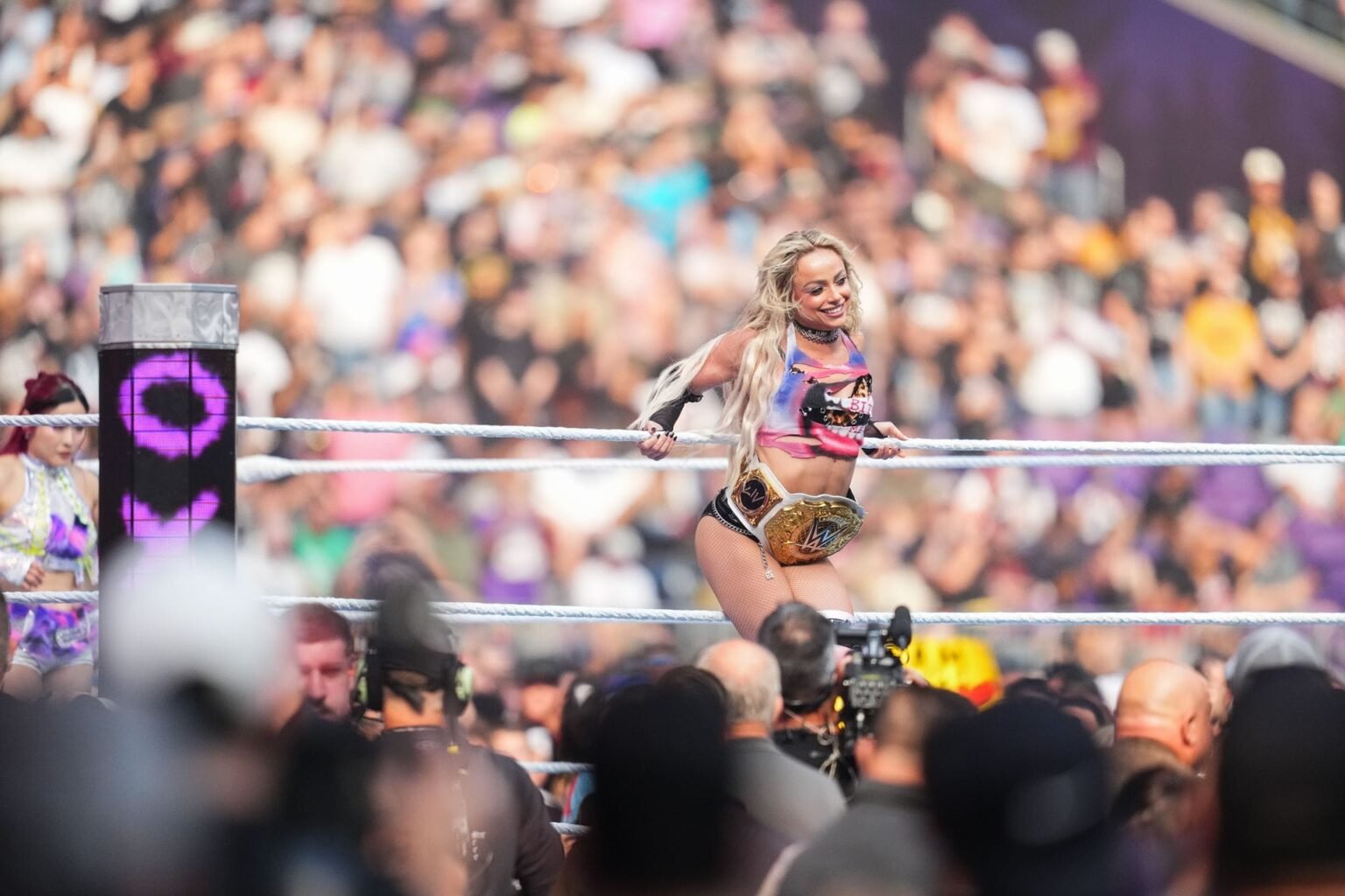 Reigning WWE champion confesses to wanting another title, divulges conversation with Liv Morgan