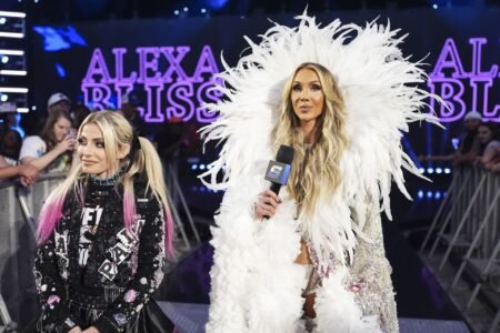 Charlotte Flair changes her look to pay tribute to Alexa Bliss at SummerSlam