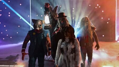 JUST IN: Wyatt Sicks member seriously injured as his knee went completely numb; unable to finish the match